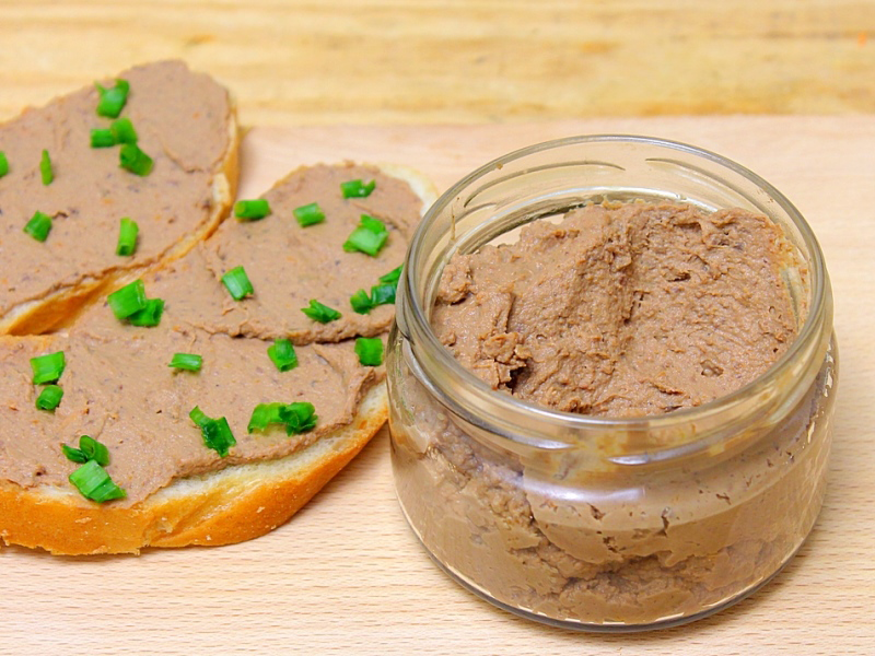 Простое и очень вкусное блюдо – «Печеночный паштет»