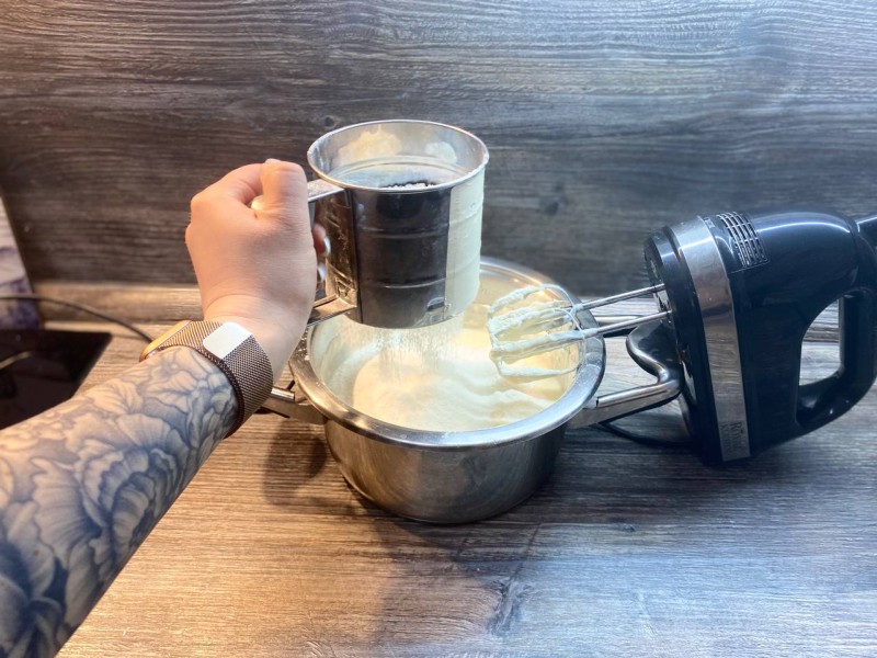 Шаг 2. Творожный кулич без дрожжей, простой, нежный и самый вкусный рецепт :) Шаг 2. Творожный кулич без дрожжей, простой, нежный и самый вкусный рецепт :)